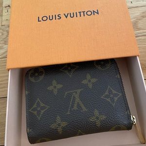 LV ZIP WALLET